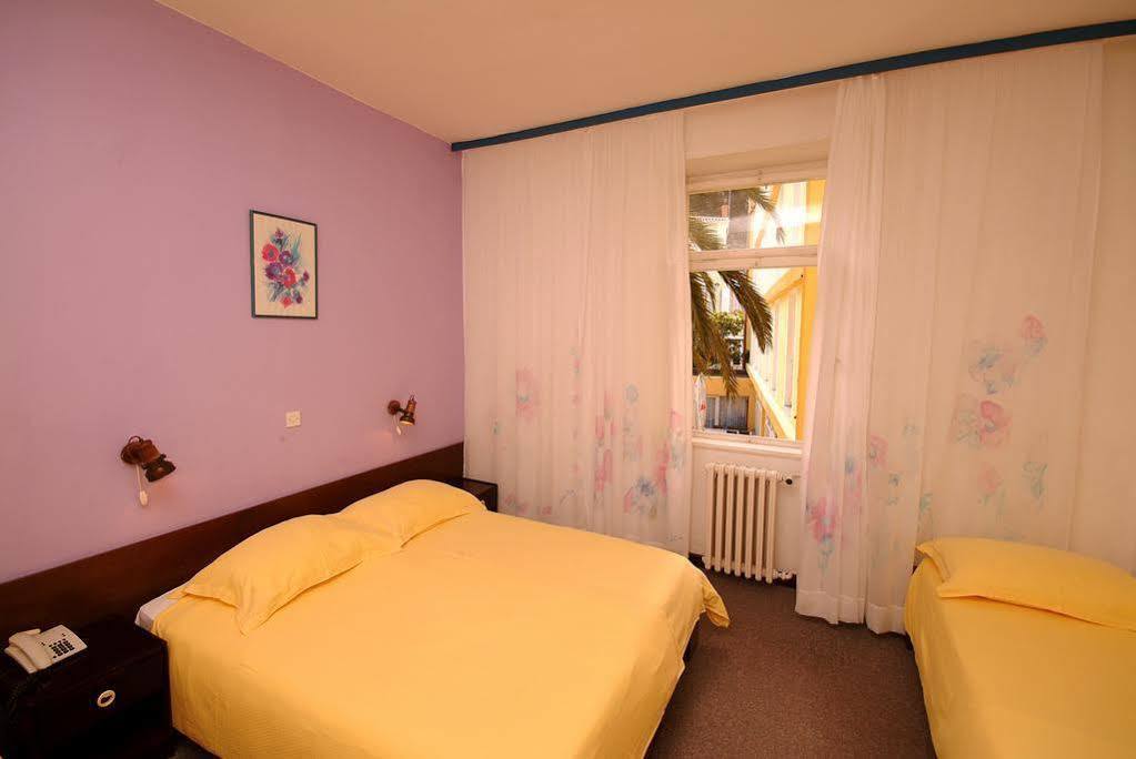 Hotel Istra ラブ エクステリア 写真